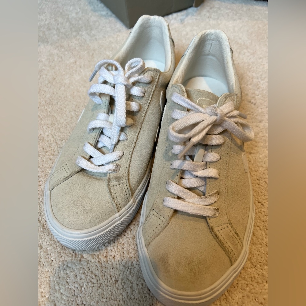 Vega Sneakers